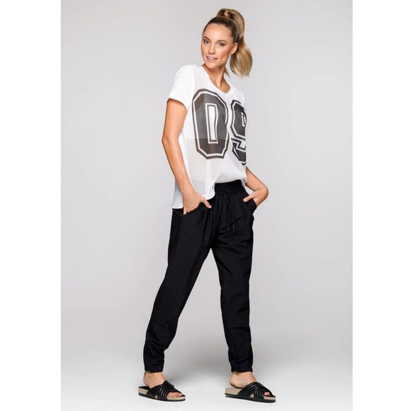 Lorna Jane Luxury Ankle-Zip Jogger Pant in Black - Picture 6 of 11